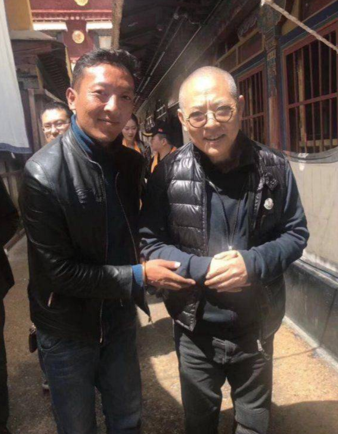 李连杰|李连杰那么有钱，为何不治甲亢？向太一句话道出了缘由