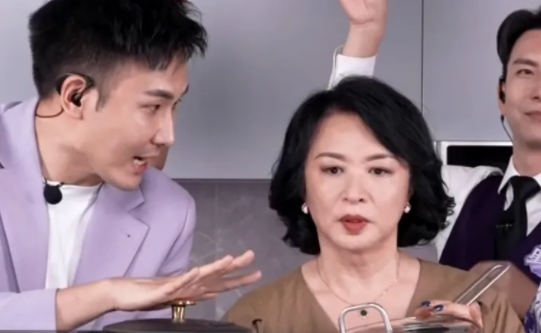 acgn漫评|奥特曼被下架,金星直播时却惨遭辱骂,这是为何?