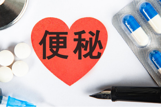 脾胃|这2物是便秘“加速器”，女人尽量少吃，避免变成“包公脸”