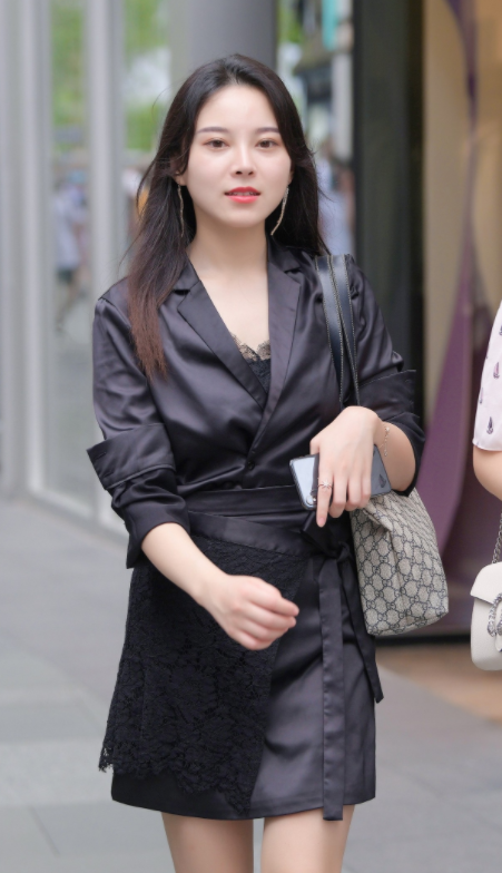 求职|职业女性穿套装，既要注重品质还要有时尚感，才能引领时尚潮流