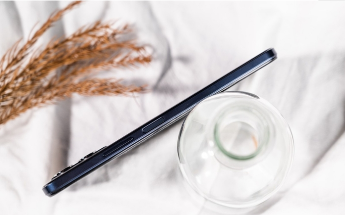 iQOOU5测评:强大的续航小金刚