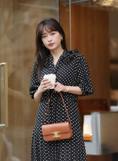 花团锦簇 穿腻了纯色单品，今年春夏来试试“波点元素”，元气又活泼