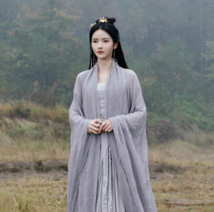 张芷溪|张芷溪买了八部小说的版权，网友直呼求放过！