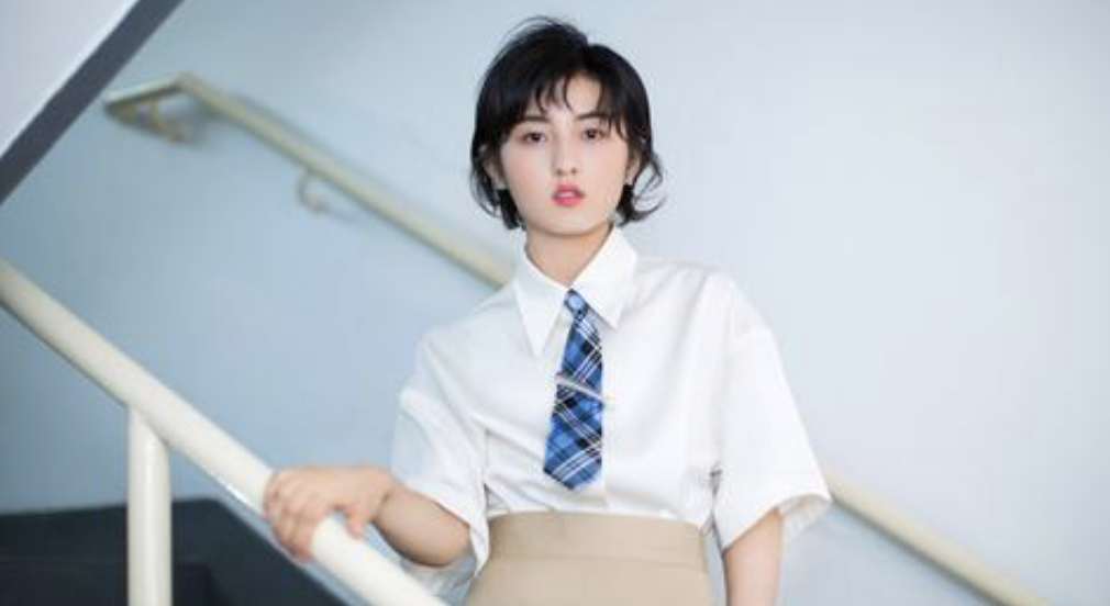 张子枫|7亿！20岁的张子枫打破12项纪录同时，也给自己埋下了2个祸根