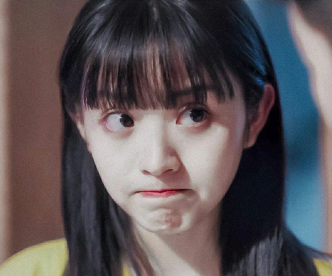 黄橙子|漂亮的凤凰卫视黄橙子，她是炫目的选美冠军，也是很宅的新闻主播