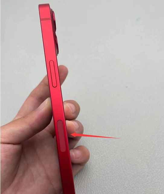 iphone13|粉丝4100买美版iPhone13，性价比高，但缺点太明显！