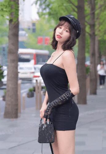 |“和男朋友住主题酒店，很纳闷浴室里的这东西是干啥用的？”啊哈哈哈！