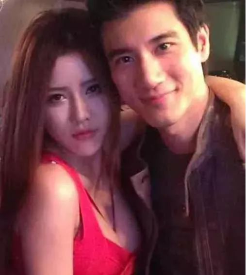 TVB|李靓蕾的三次怀孕，王力宏都是怎么对待她的？