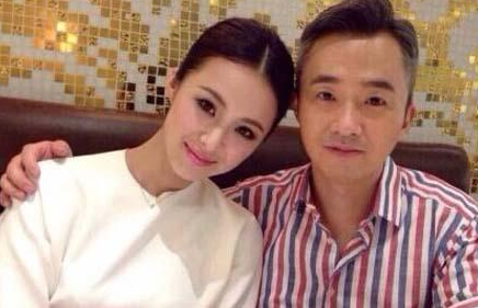 患病|41岁程雷娶23岁妻子，如今患病满头白发，妻子仍然不离不弃