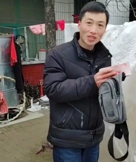 朱之文|大衣哥的跟班朱善阔,曾半年收入近10万,如今却大不如前了!