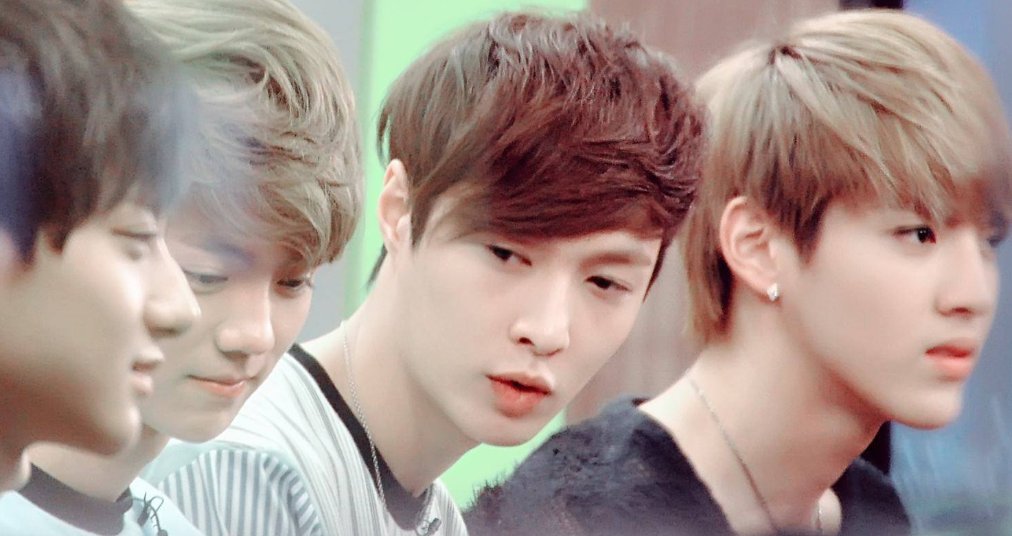 吴京|鹿晗隔空喊话吴京，愿意0片酬出演《战狼3》，吴京仅用6个字回应