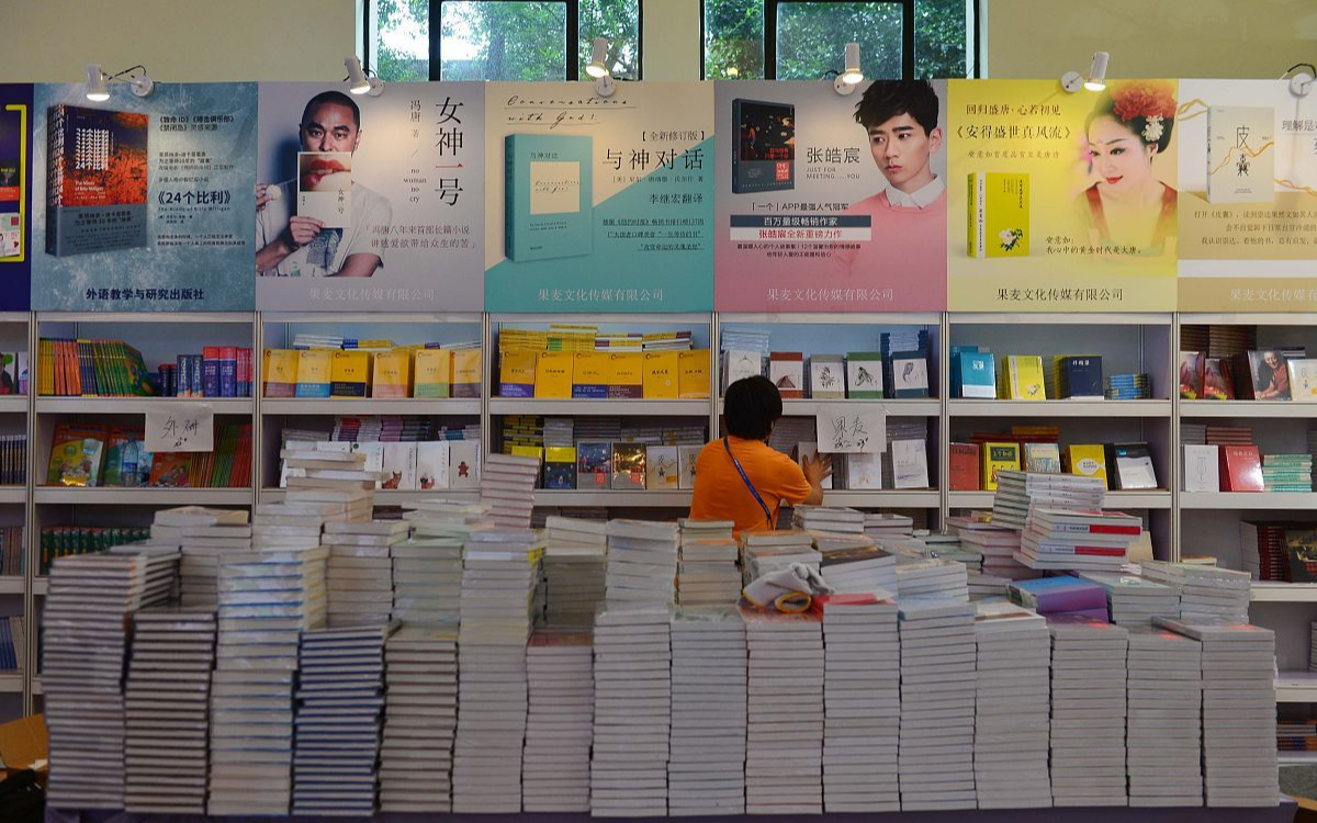 新晋宝妈育儿记|那年，陈健筹拍《亮剑》，请李幼斌饰演“李云龙”，不料惨遭拒绝