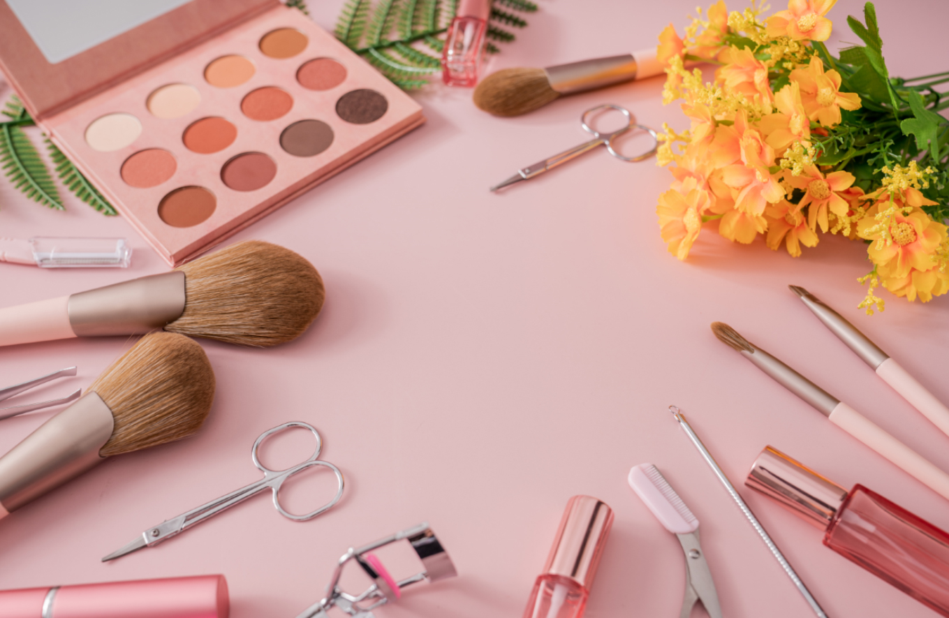 薇诺娜|天猫国货美妆第一名：打败HR、海蓝之谜，一天卖了8个亿！