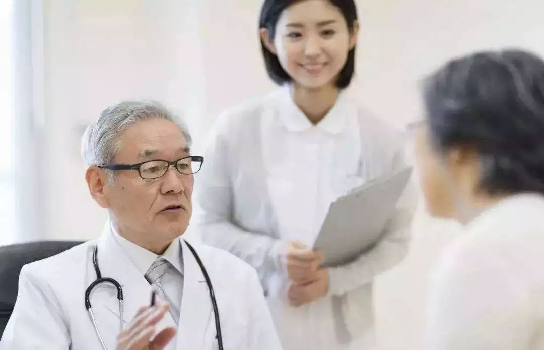 骨质疏松|骨科医生坦言:骨骼“喜爱”3种食物,平时多吃,或能壮骨且长寿