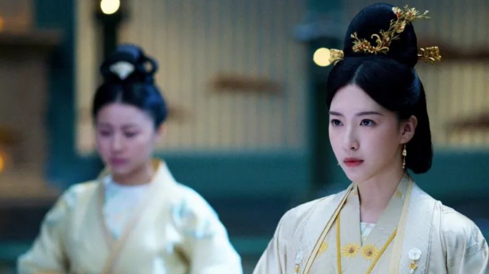 杜雨宸|邝露仙子杜雨宸，红火后连拍烂剧，事业跌到没法看