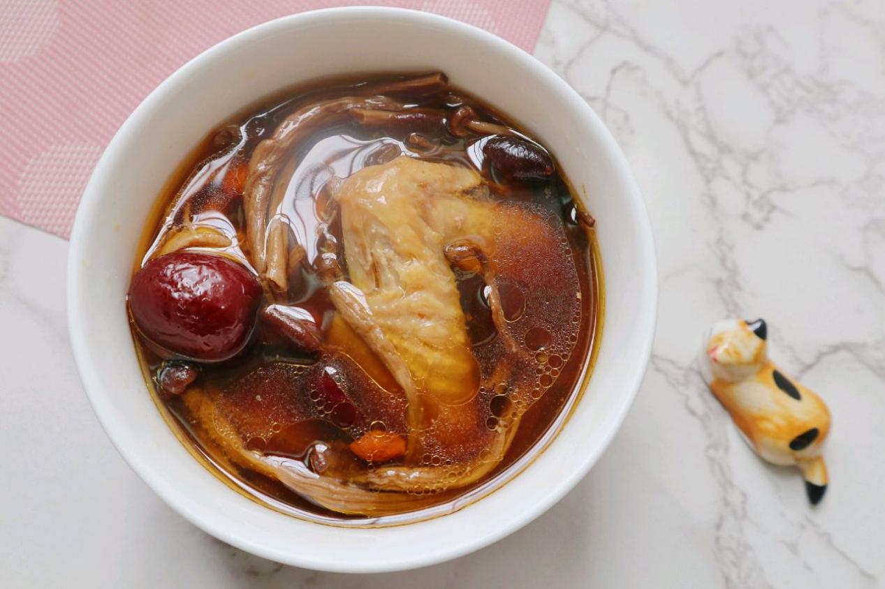 肝癌|夫妻先后确诊肝癌,医生叹息:煲汤爱放“1物”,铁打的肝也扛不住