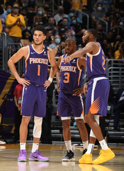 季后赛|4-0，4-2！NBA争冠格局大变，总冠亚军全首轮出局，两大黑马诞生