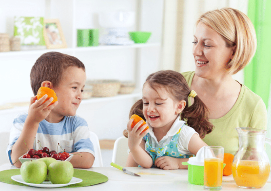 雷四趣说|到了炎热的夏天，家长给孩子少吃这几种水果，可能会损害胃的健康