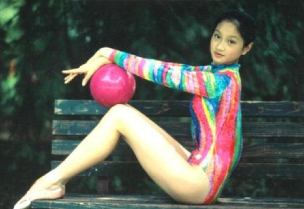 沈佳妮|她是娱乐圈“最干净”的女星，因戏生情3年生2娃，今老公火遍全国