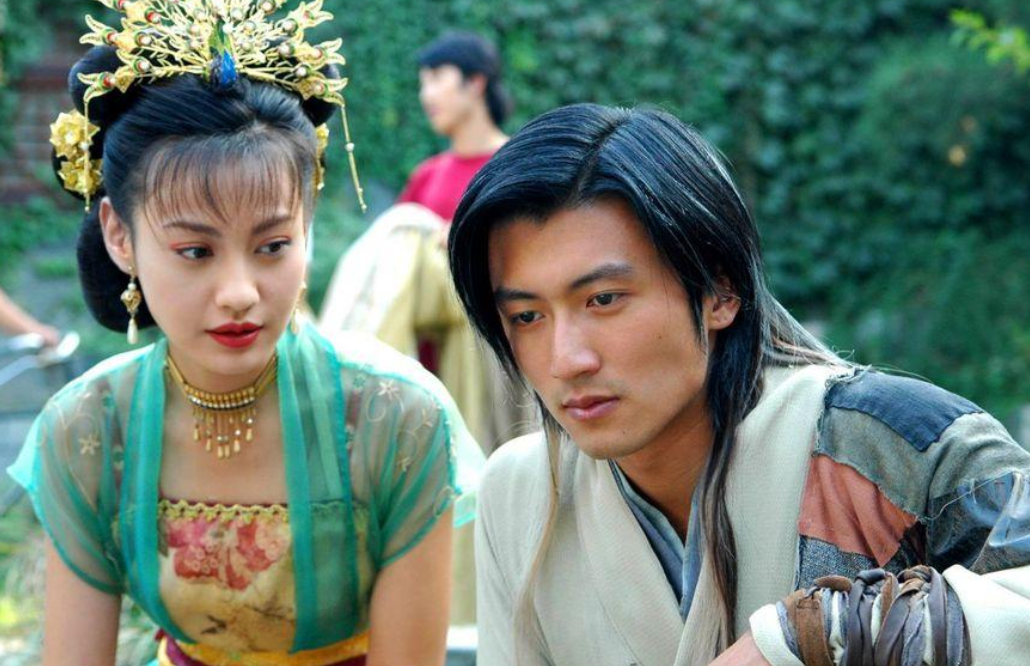 Angelababy|40岁江玉燕复出，baby尴尬了，网友：果然还是正版的好看