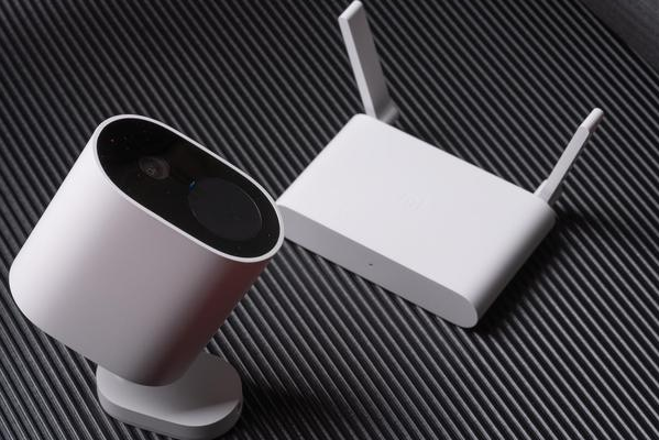 雷三趣说|小米室外摄像机,非常适合独居的年轻人,防止一切不确定因素