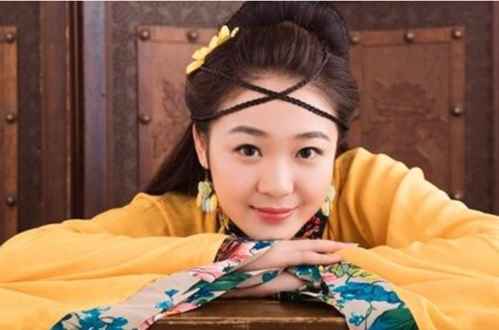 齐如意|她曾让亿万观众落泪，凭“小花”一角成名，今23岁美到不敢认！