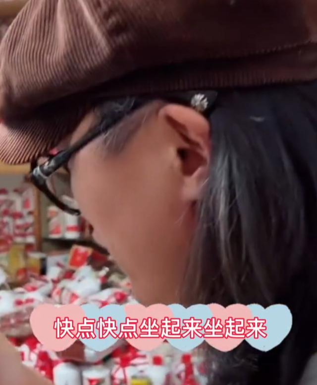 张敏|张敏53岁落魄了？找小10岁不知名导演当二婚对象，被男方酒后消遣