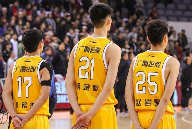 广厦|广厦官宣任命新主帅：能力不输李春江，名气不逊杨鸣