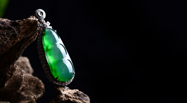 翡翠|翡翠价格不断增长，在佩戴翡翠的过程中，一定要多加注意保养