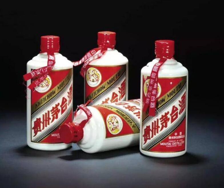 茅台酒瓶上隐藏着2个字，再便宜也别买，网友：八成就是假货