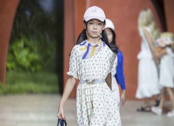 佟大为|佟大为女儿也太会长了，气质与女神王祖贤神似，仿佛看到了第二个王祖贤的诞生！