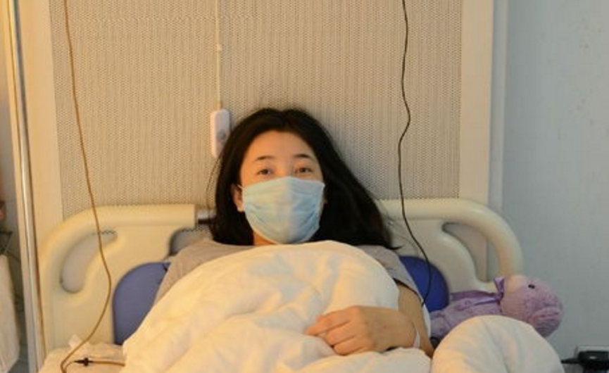 青城小医仙 31岁女高管查出肝癌，后悔大哭，医生：脸上早有提醒，只是她忽视了