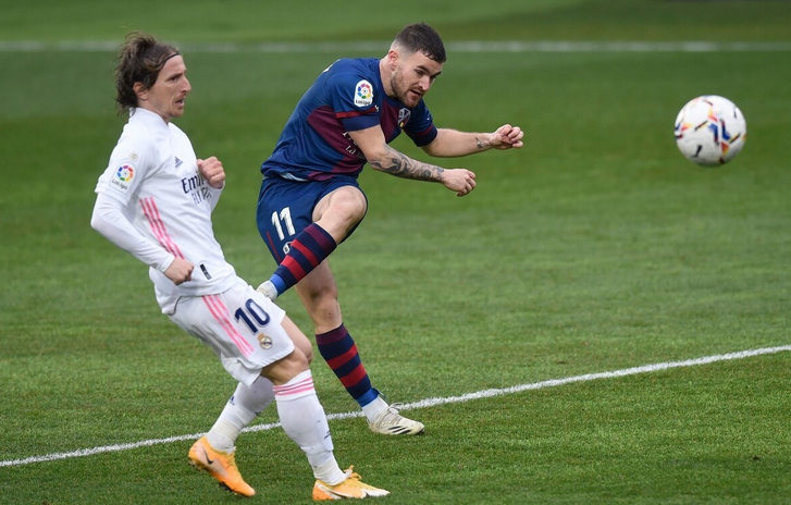 皇家馬德里|0-1到2-1！逆轉+中后衛(wèi)絕殺！皇馬仍“一線”倒塌，新C羅已變水貨