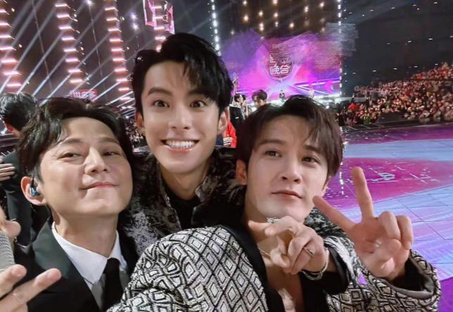 谢娜|从万人追捧到处处尴尬,“不可一世”的谢娜,为何沦落至此?