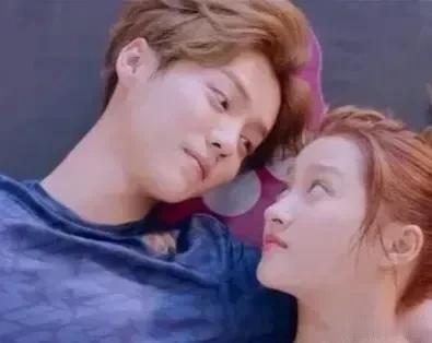 吉他|鹿晗关晓彤相恋多年,从一开始的不被看好走到现在,好事将近了