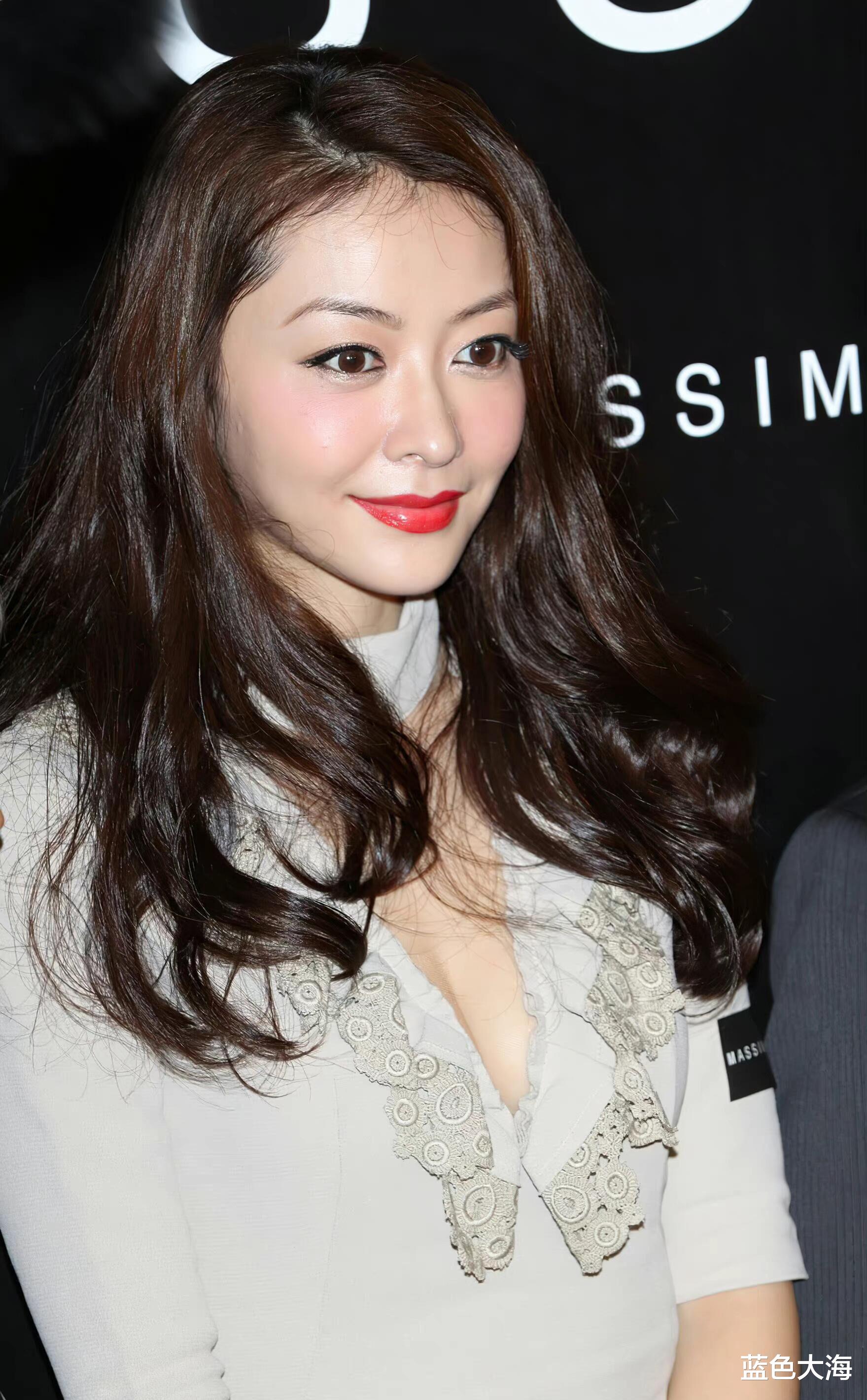 熊黛林|港媒太实在了，熊黛林的图不P就放出来，真实状态一目了然