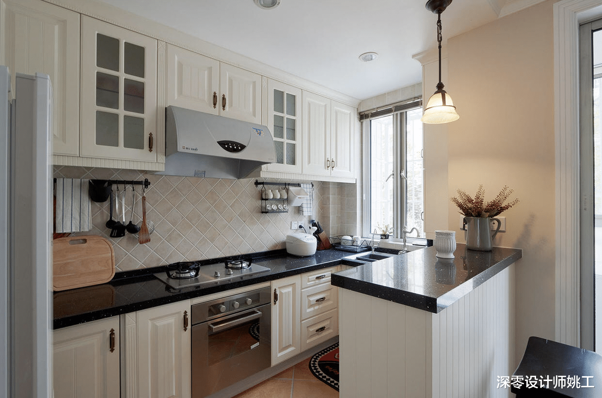 厨房装同样橱柜，怎么他家收纳翻一倍，其中奥妙或许在这5个设计中