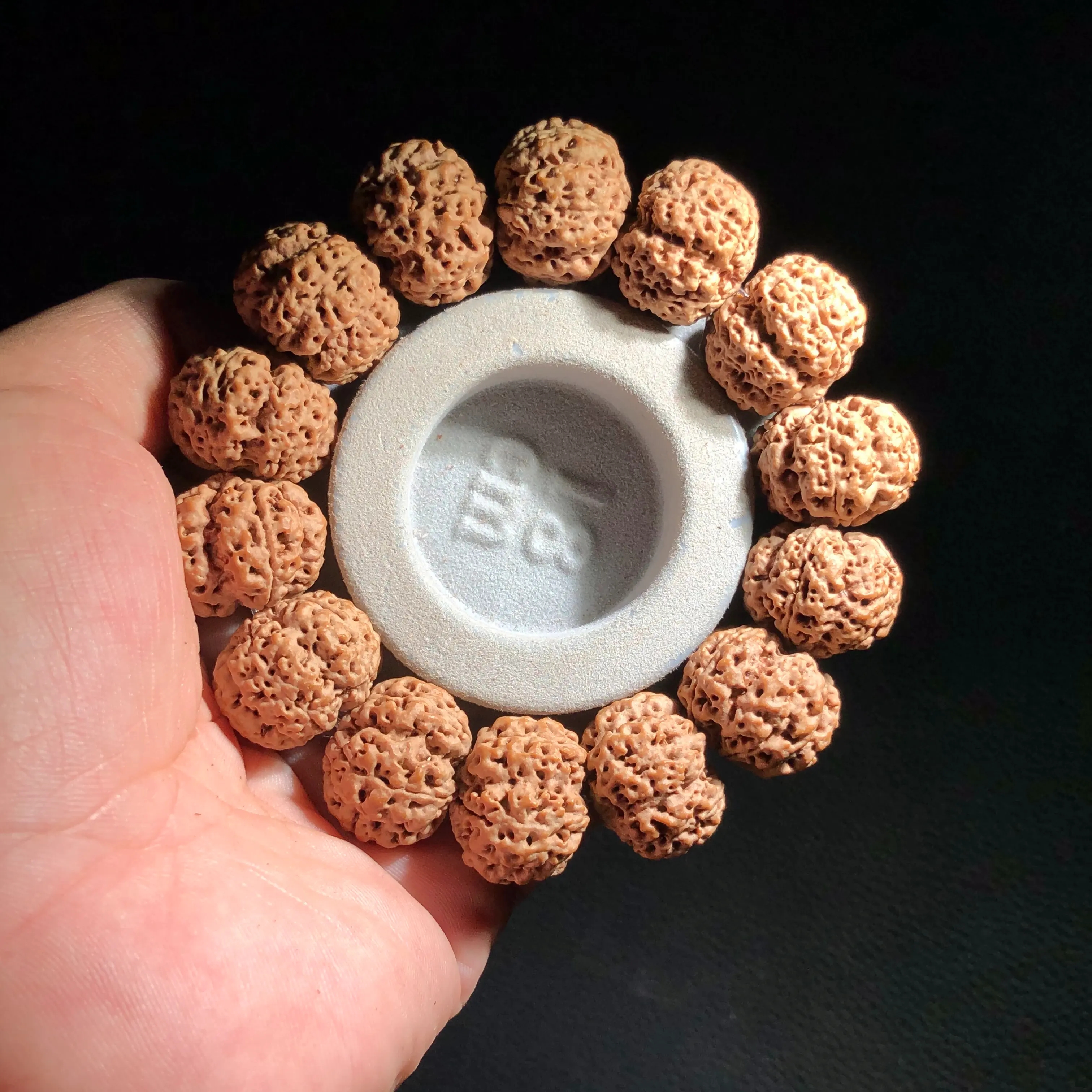 文玩|文玩直播间的套路，你了解多少？