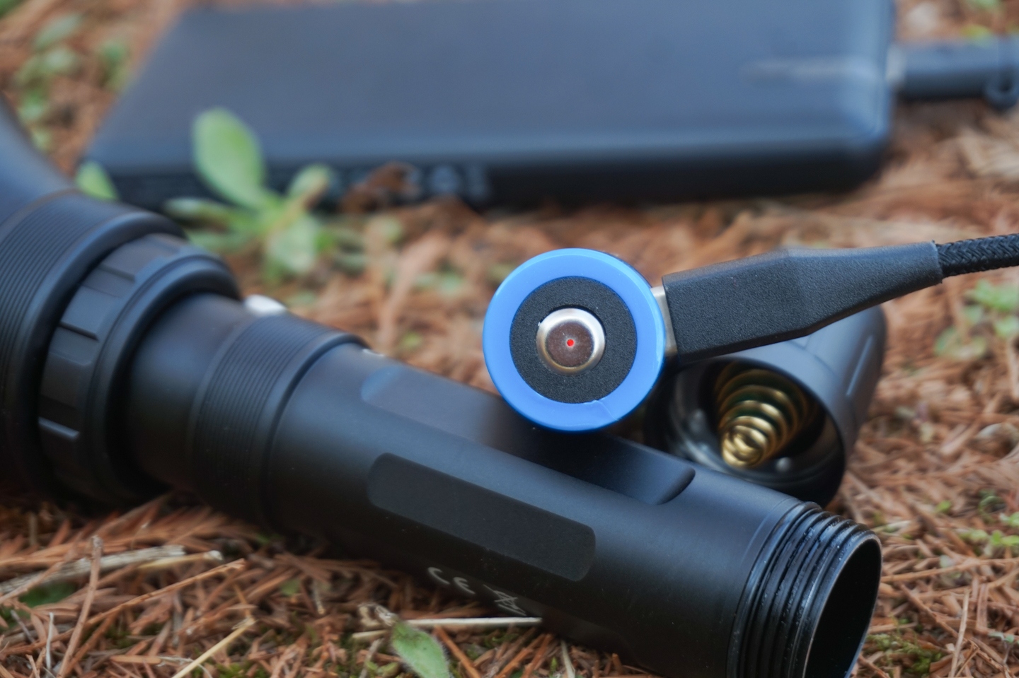 滤镜|红白绿三色变光狩猎手电CYANSKY H5