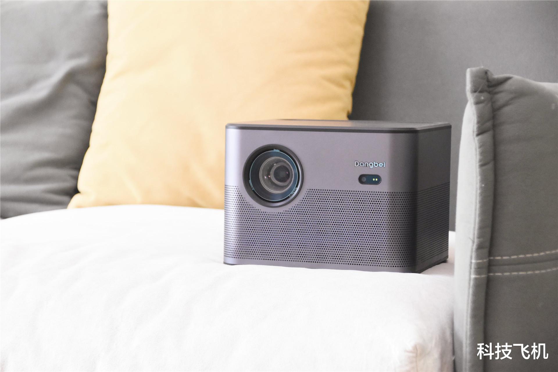 投影仪|更顶级的配置，2800ANSI流明+120Hz高刷，当贝投影F5开箱评测