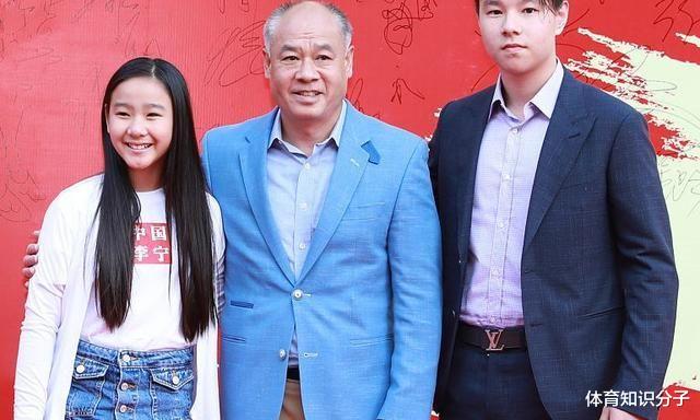 李宁|感谢富豪爸爸!李宁17岁女儿赢在起跑线,网友:年纪小有名媛范