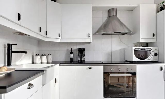 晒我51㎡小户型,2万硬装买床就入住,老妈心疼:怎么睡这儿了