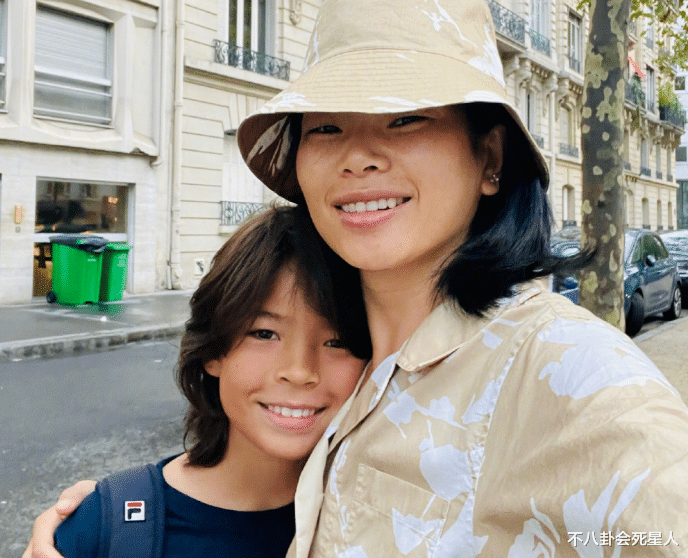 |明明是三口之家，却过出祖孙三代感，这8个明星家庭，父子最大差81岁