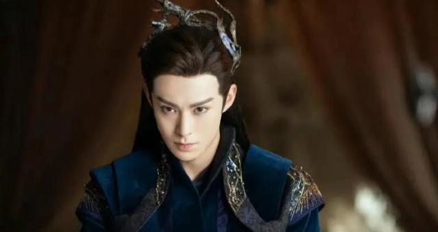 王鹤棣|王鹤棣从“古装丑男”变为“古装美男”，只用了一年时间，转变快