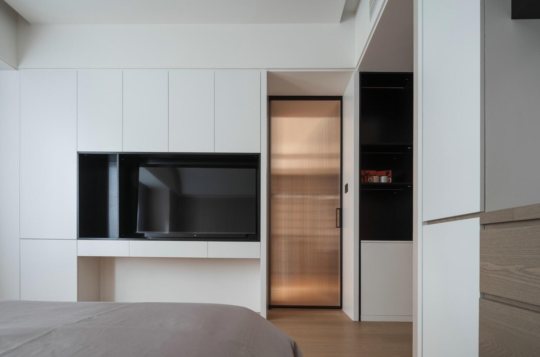 她拒绝断舍离，将240㎡大宅打满柜子，完工后才知道有多实用