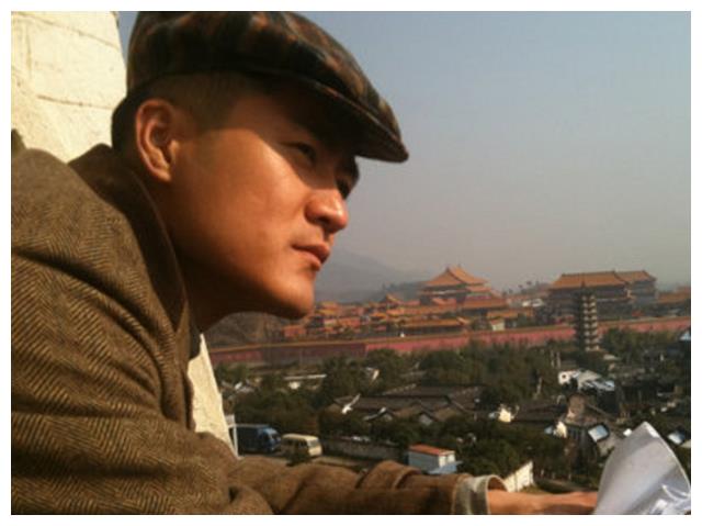 为情所困、欠债百万、父亲家暴,坠楼身亡的明星名人经历大多唏嘘