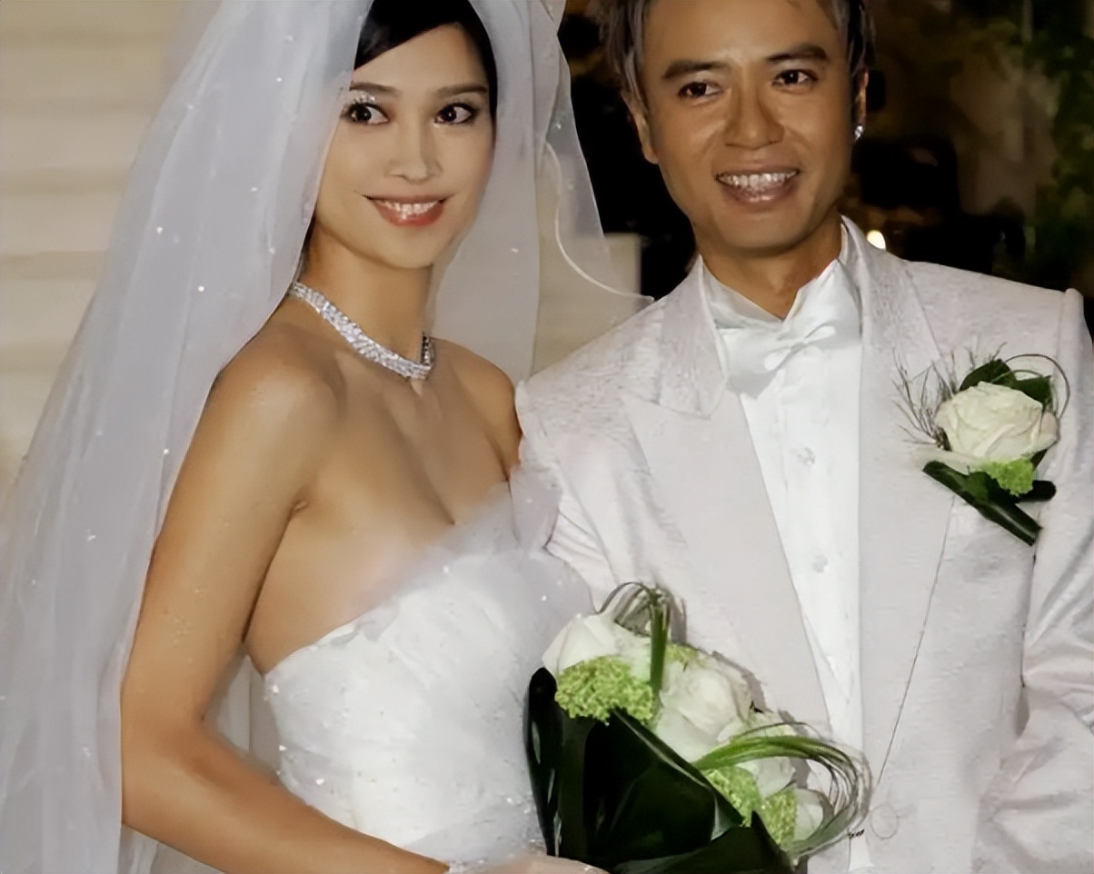 李克勤|卢淑仪：19岁邂逅李克勤，30年恩爱如初，嫁对人果然越来越美