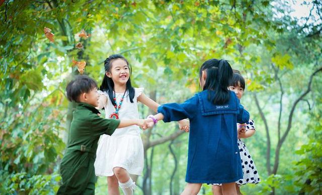 62岁大妈爱26岁小伙,婚后一星期就怀孕,网友:果然爱情不分年龄
