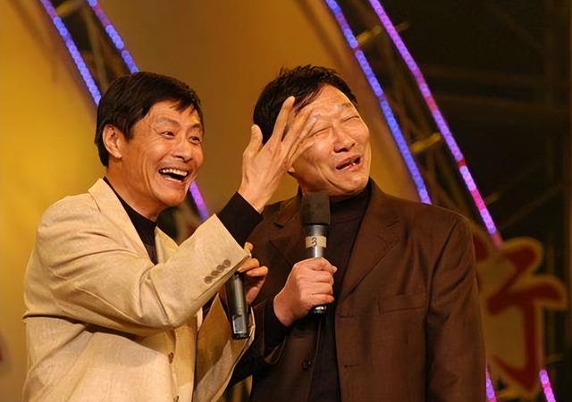 冯巩|从大红大紫到无人问津，刘伟做错了什么？