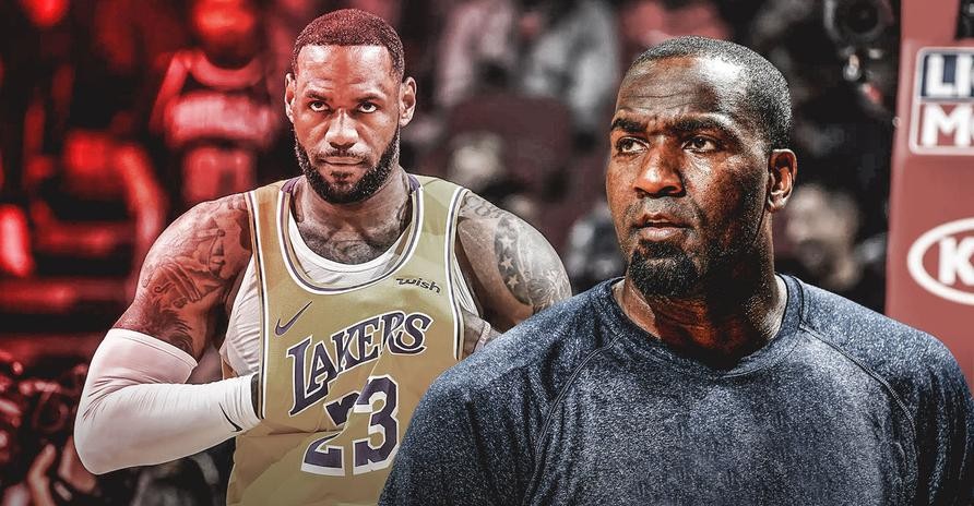 勒布朗·詹姆斯|全美第一詹吹公然反水！怒批湖人讓教練背鍋，詹姆斯應(yīng)付首要責(zé)任